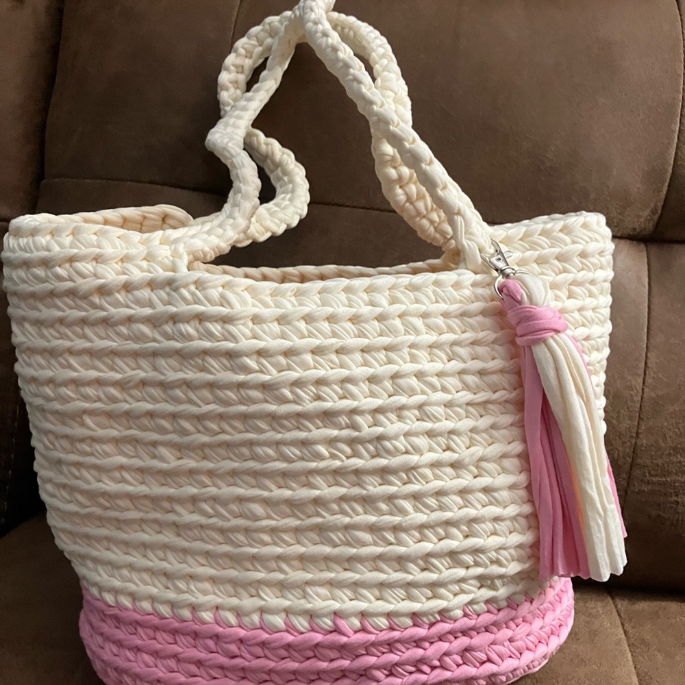 Handcrafted Tassel Tote Bag - Picture 6 of 8